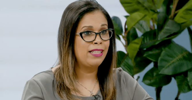 a woman is sharing her experience and symptoms